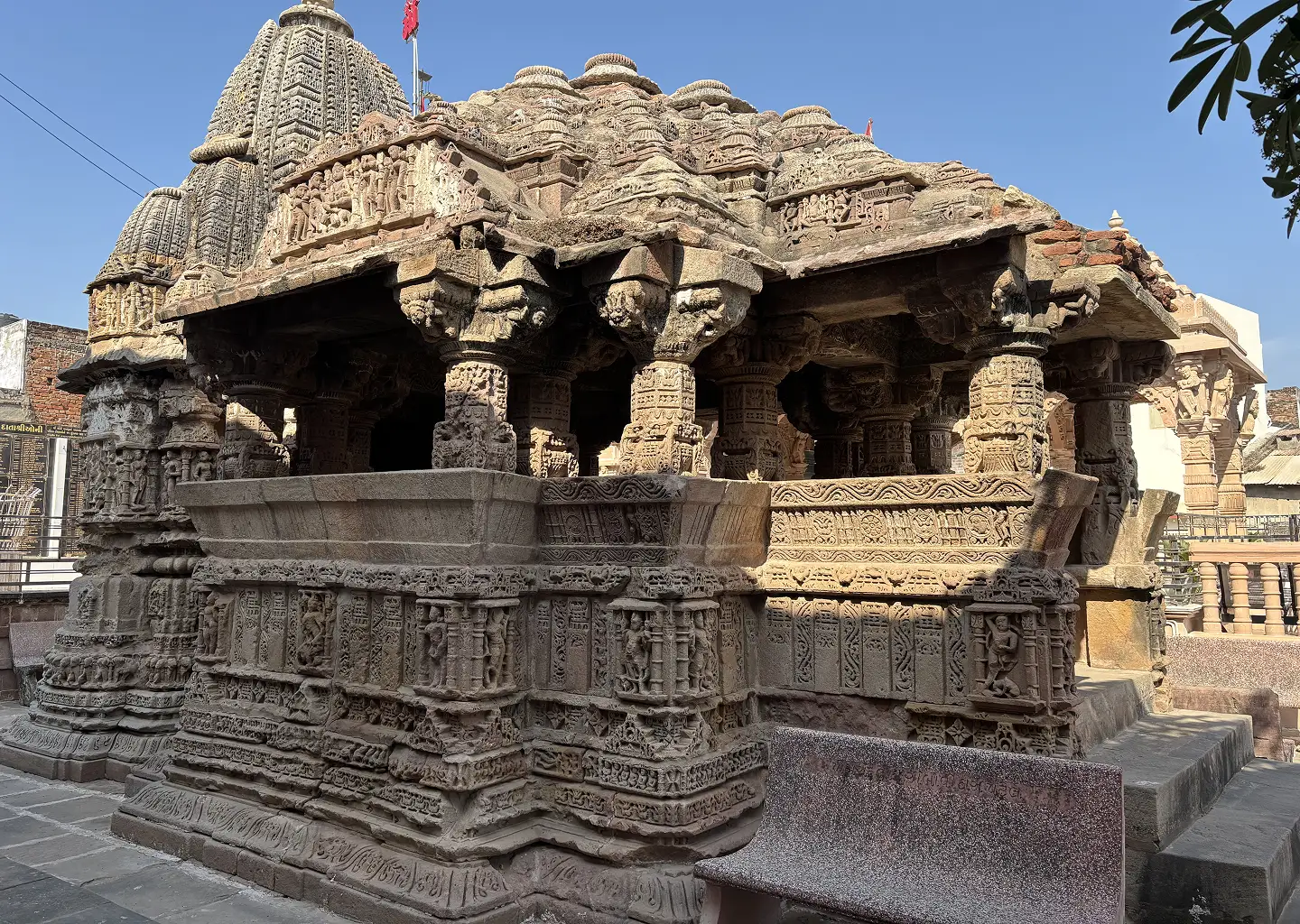 Sander - Shiva, Vishnu and Shakti Temples