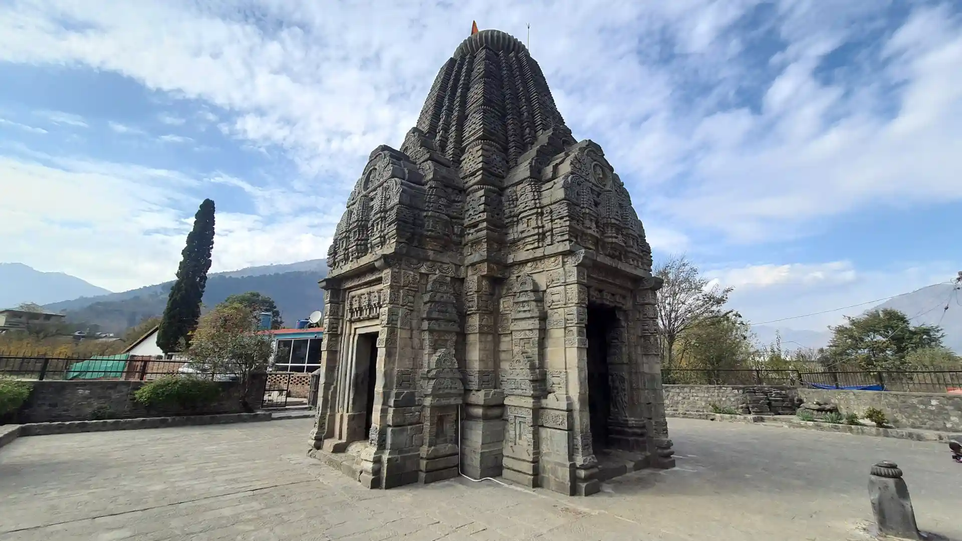 Baseshwar Mahadeva Temple, Bajaura